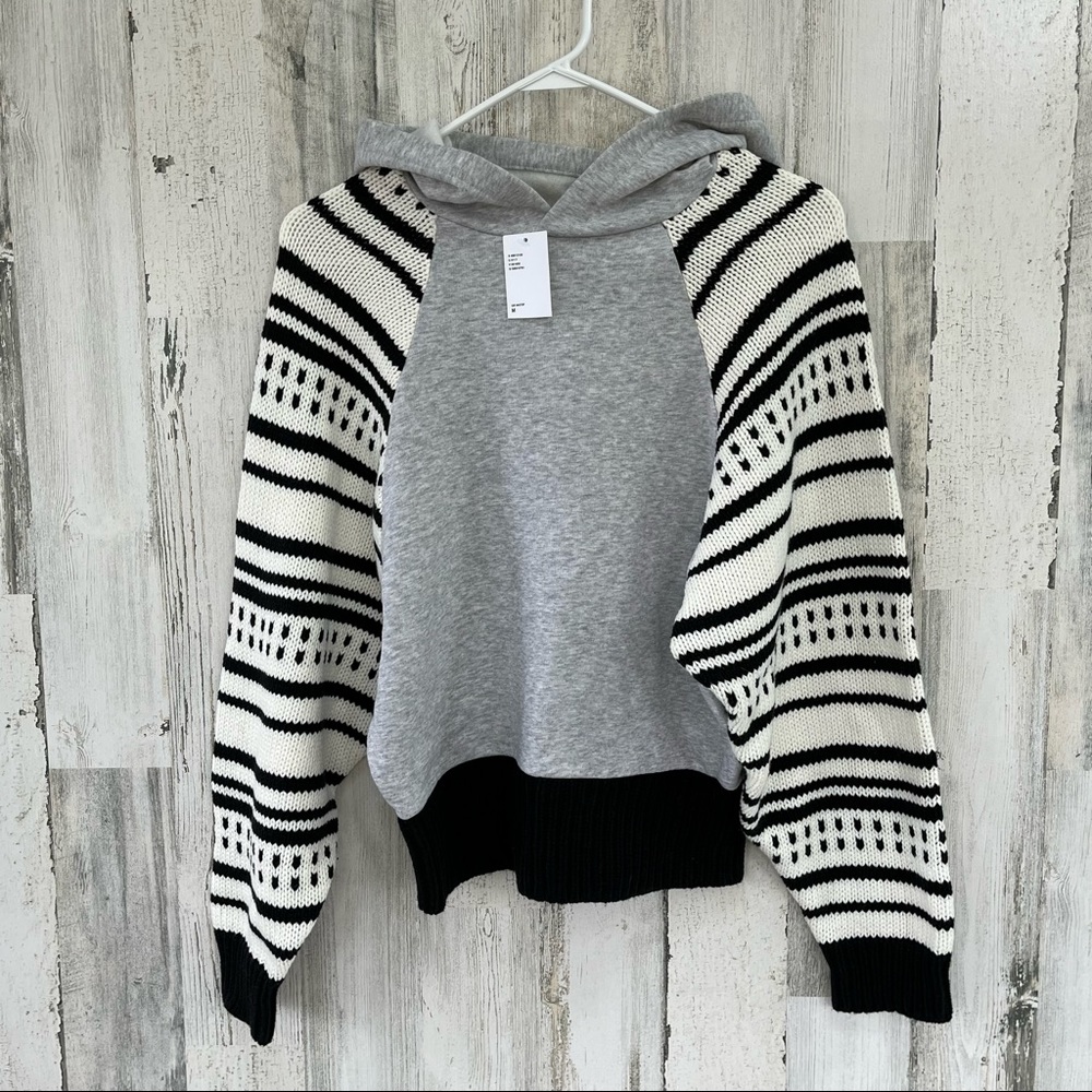 URBAN OUTFITTERS NWT Grey Sweater Hoodie M